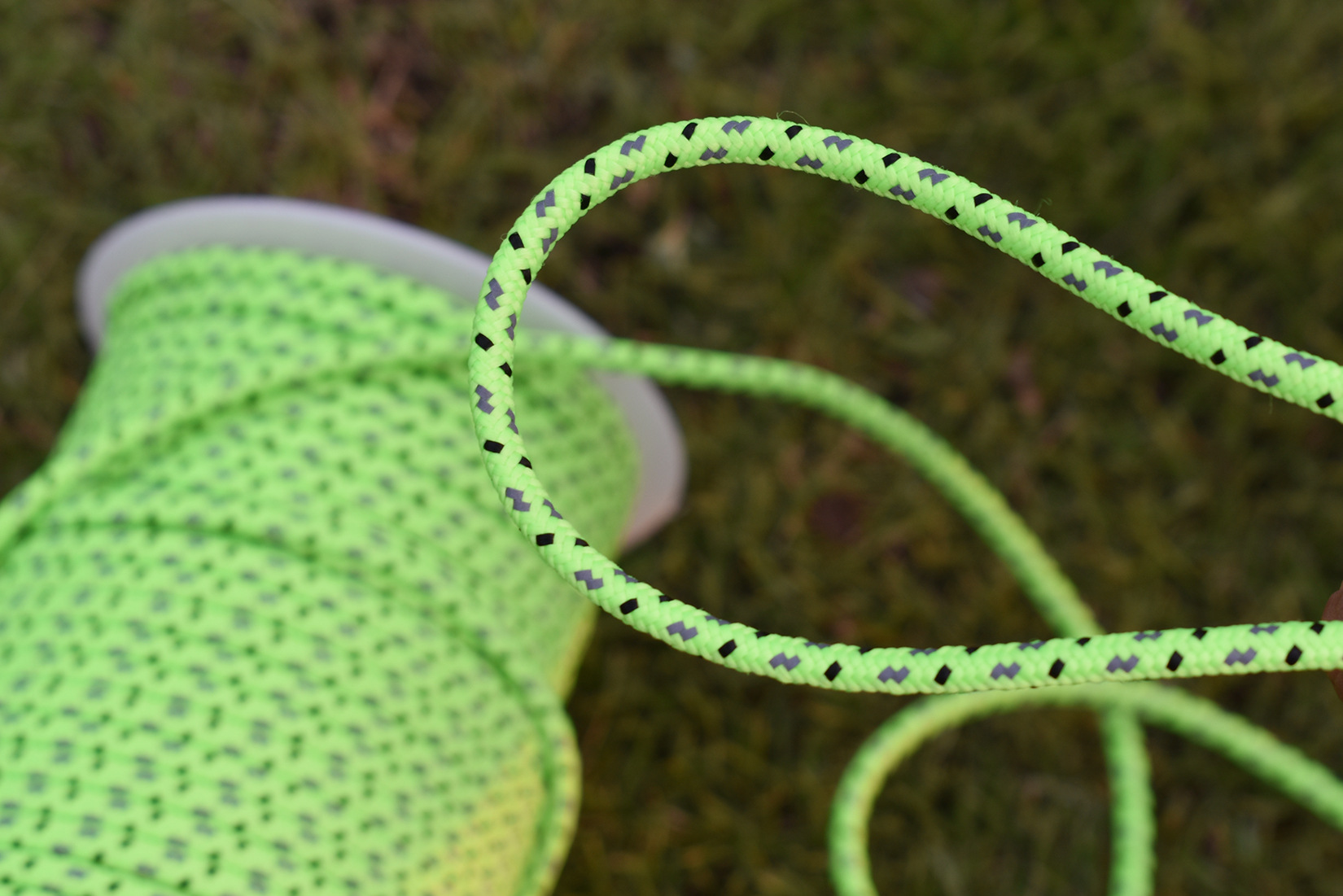 Cheap Goat Tents 10 Meters Luminous Paracord Outdoor Camping Clothesline Hiking Tent Rope Lanyard Emergency Survival Equipment Tent Accessories   